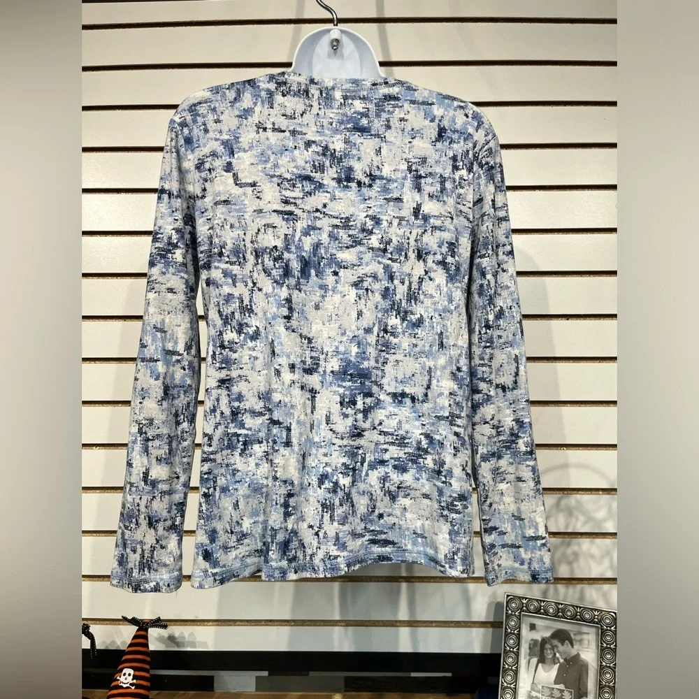 Relativity long sleeved tee size large - Picture 5 of 8